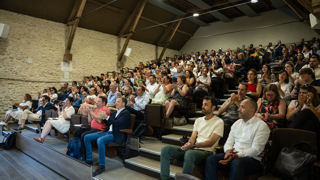 La salle de l'All Members Meeting